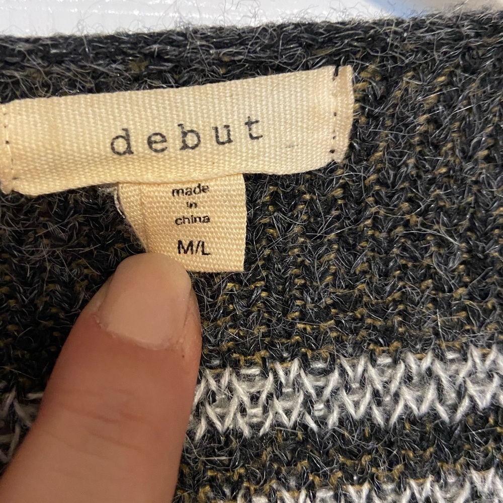 Sweater - Picture 2 of 2